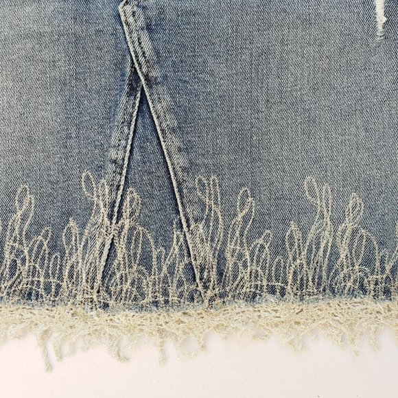 New GUESS Embellished Denim Mini Skirt sz 27 - Picture 3 of 7